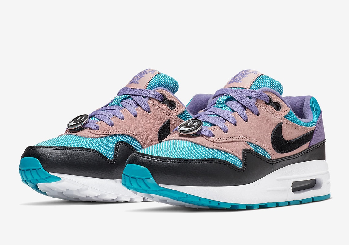 nike-air-max-1at8131-0011-have-a-nike-day-pack